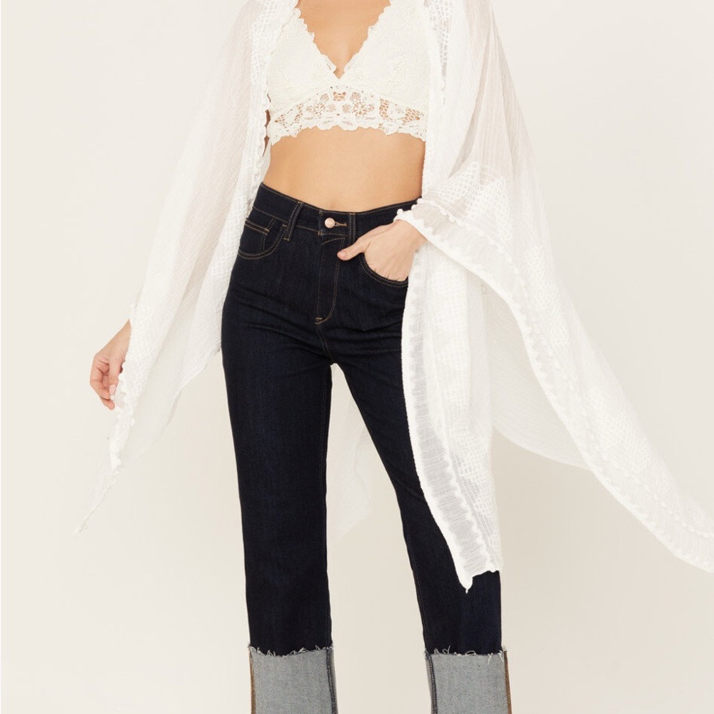 Beautiful White Shyanne Shawl